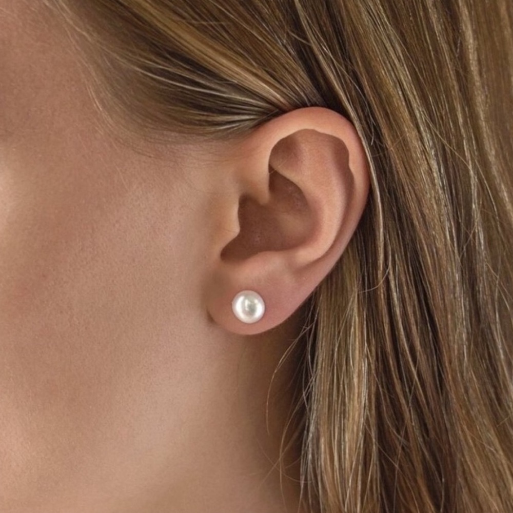 Pearl stud earrings